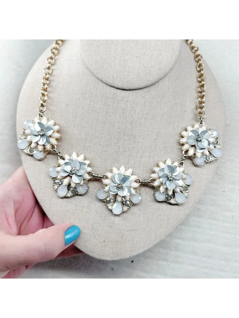 848mc. Matte Goldtone Bling Necklace